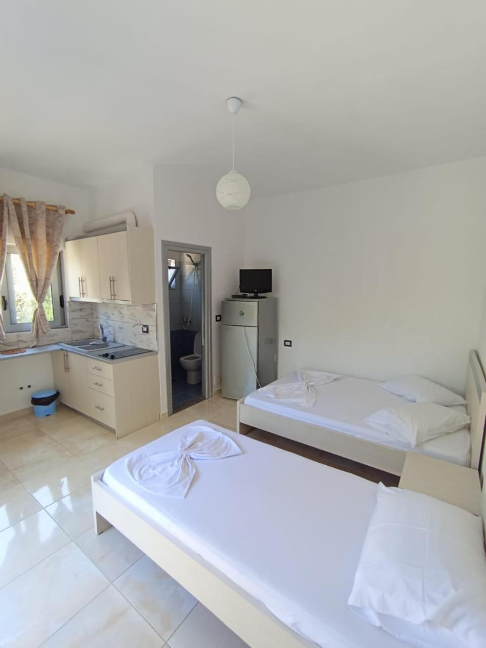 Alinani Apartments Ksamil Chambre photo